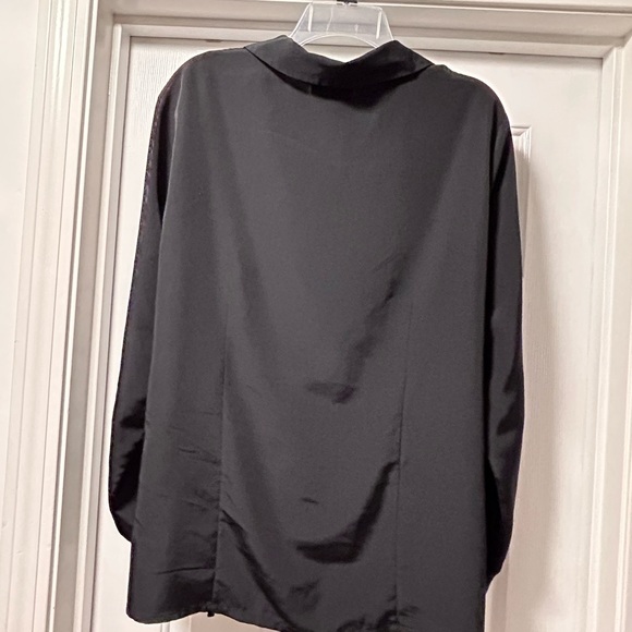 Jordan Women’s L/S Wrap Blouse - Picture 2 of 10